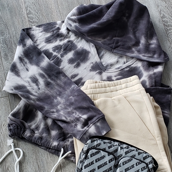 CROPPED TIE DYE HOODIE - Picture 2 of 8